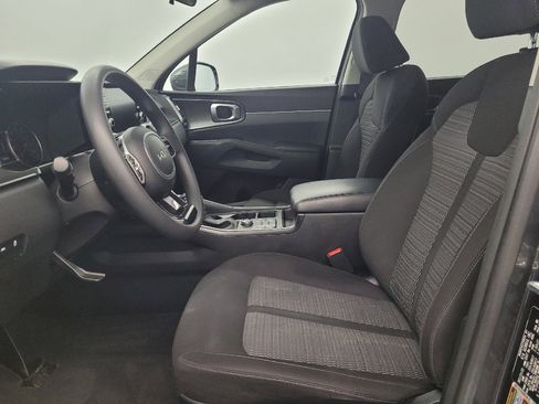 Used 2023 Kia Sorento LX FWD image 17