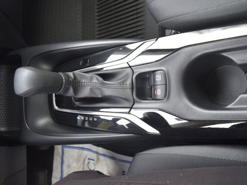 Used 2022 Toyota Corolla LE FWD image 21