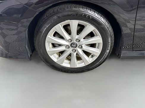 Used 2020 Toyota Camry LE w/ Convenience Package image 4