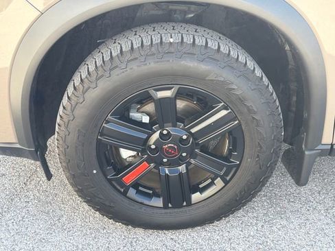 Used 2025 Nissan Rogue SV AWD/4WD image 38