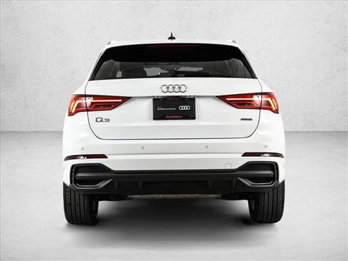 Certified 2025 Audi Q3 2.0T Premium w/ Convenience Package image 7