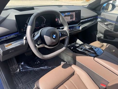Certified 2025 BMW 540i xDrive w/ Premium Package image 16
