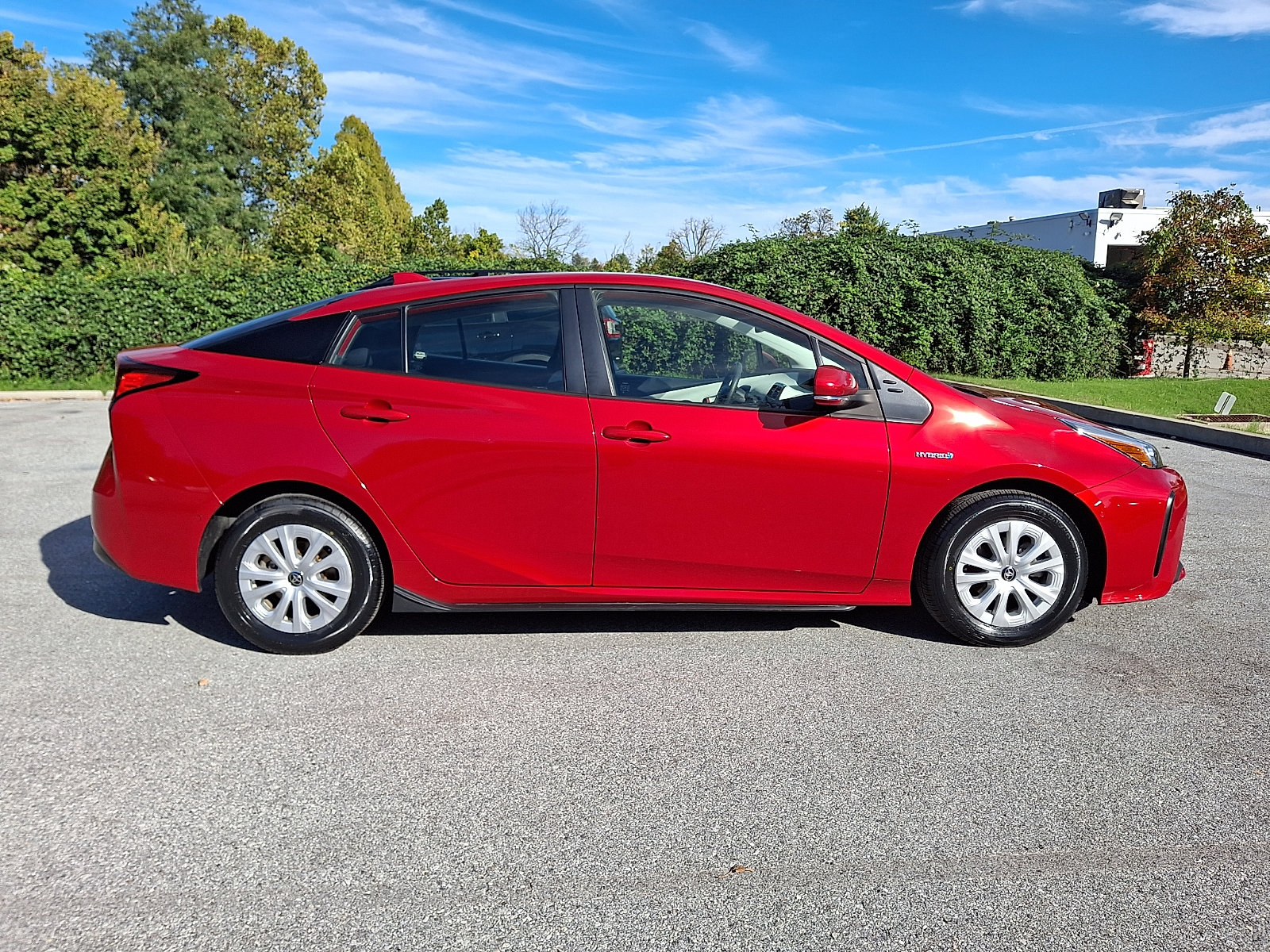 Used 2022 Toyota Prius LE FWD image 7