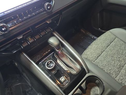 Used 2023 Chevrolet Colorado Z71 w/ Z71 Convenience Package 2 image 27