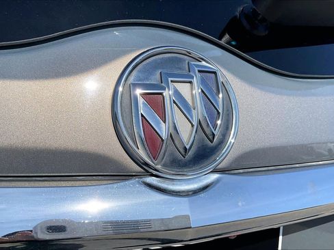 Used 2019 Buick Enclave Premium image 30