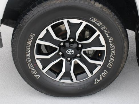 Used 2021 Toyota Tacoma TRD Sport w/ TRD Premium Sport Package image 11