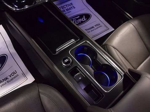 Used 2024 Lincoln Corsair Reserve AWD/4WD image 22