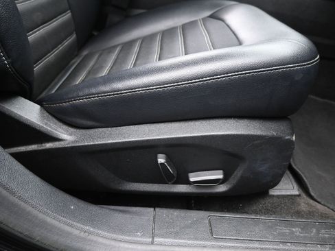 Used 2018 Ford Fusion SE w/ Equipment Group 201A image 16