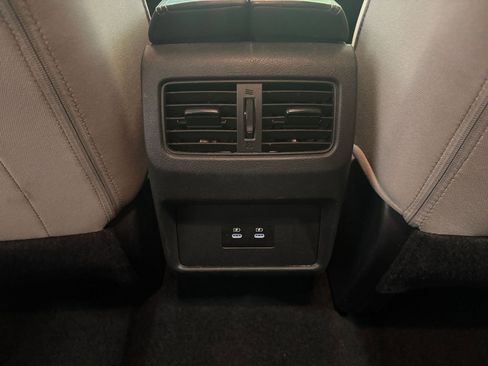 Used 2025 Nissan Rogue SV FWD image 24