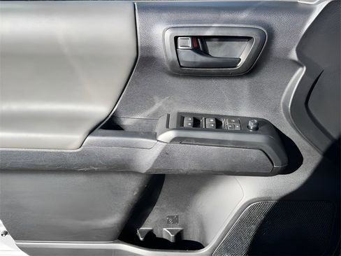Used 2022 Toyota Tacoma SR image 22