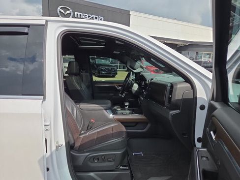 Used 2023 Chevrolet Silverado 1500 High Country w/ High Country Premium Package AWD/4WD image 16