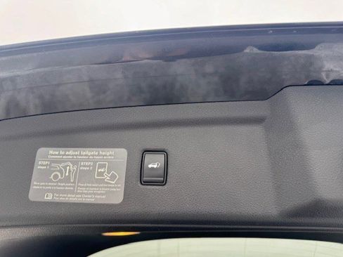 Used 2021 INFINITI QX50 Luxe w/ Appearance Package image 31