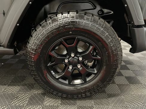 Used 2022 Jeep Wrangler Sport AWD/4WD image 16