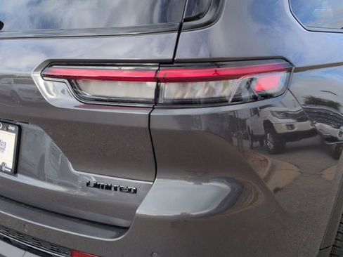 New 2025 Jeep Grand Cherokee L Limited w/ Luxury Tech Group II RWD image 12