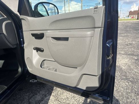 Used 2011 Chevrolet Silverado 1500 W/T w/ LS Package AWD/4WD image 33
