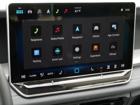 Certified 2025 Volkswagen Tiguan SE w/ Panoramic Sunroof Package AWD/4WD image 22