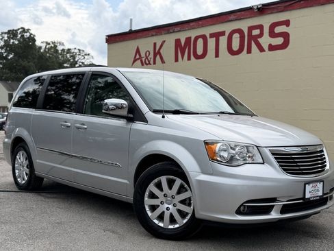 Used 2012 Chrysler Town & Country Touring-L w/ Entertainment Group #2 FWD image 1