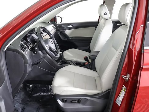 Used 2018 Volkswagen Tiguan SE AWD/4WD image 29