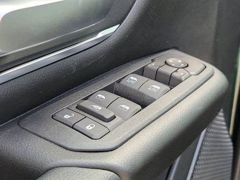 New 2026 RAM 1500 4x4 Crew Cab image 14