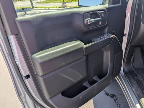 New 2025 Chevrolet Silverado 1500 Custom image 9