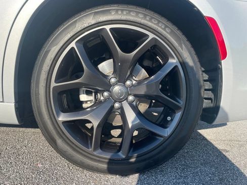Used 2023 Chrysler 300 S RWD image 9