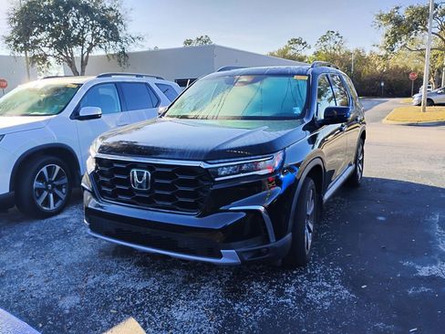 Used 2023 Honda Pilot Touring image 6
