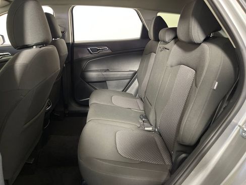 Used 2025 Kia Sportage LX FWD image 13