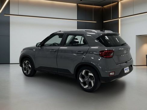 Used 2022 Hyundai Venue SEL w/ Cargo Package FWD image 3