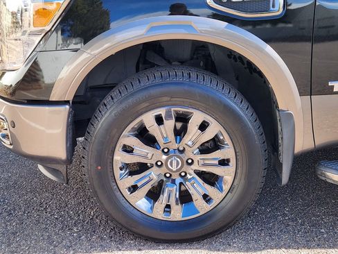 Used 2017 Nissan Titan Platinum Reserve image 18