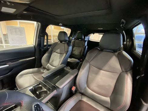 Used 2025 Toyota Sienna XSE w/ XSE Premium Package image 14