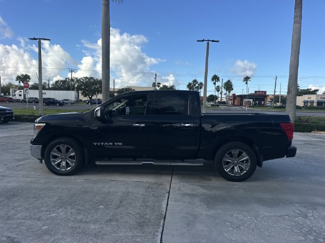 Used 2018 Nissan Titan SL w/ Chrome Package RWD image 12