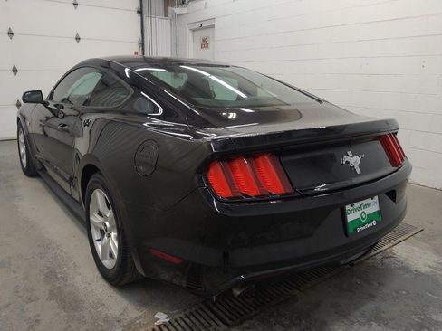 Used 2017 Ford Mustang Coupe RWD image 5