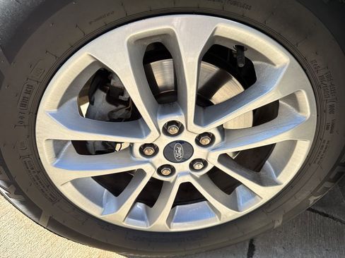 Used 2022 Ford Escape SE w/ Cold Weather Package image 32