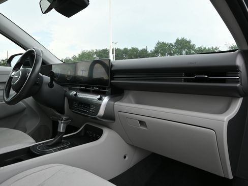 Used 2025 Hyundai Kona SEL AWD/4WD image 25