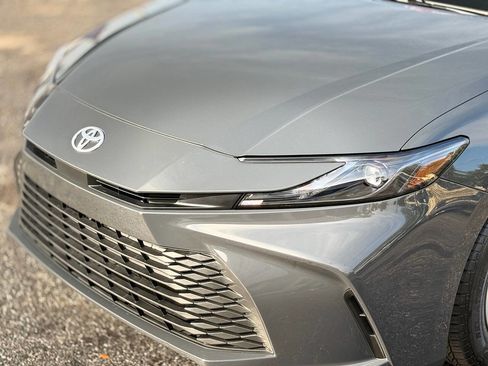 Used 2025 Toyota Camry LE image 4