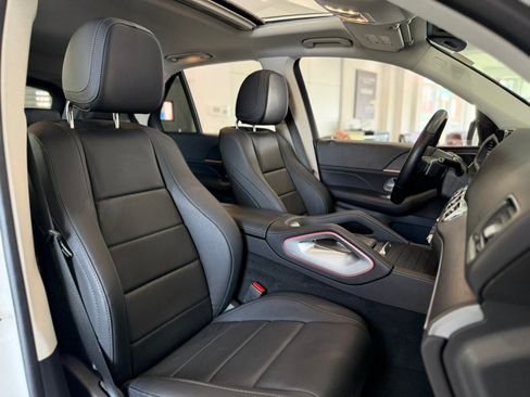 Used 2024 Mercedes-Benz GLE 350 4MATIC w/ AMG Line Exterior image 19