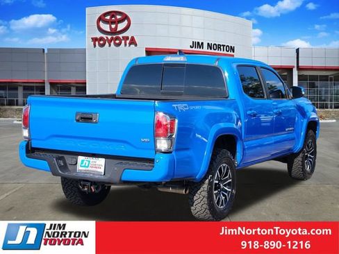 Used 2021 Toyota Tacoma TRD Sport w/ Technology Package RWD image 6