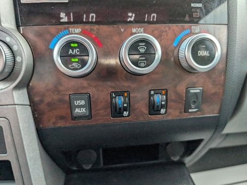 Used 2011 Toyota Tundra Limited w/ Platinum Pkg AWD/4WD image 17