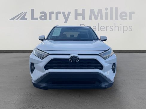 Used 2019 Toyota RAV4 XLE image 8