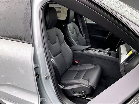 New 2026 Volvo XC60 B5 Ultra w/ Protection Package Premier AWD/4WD image 11