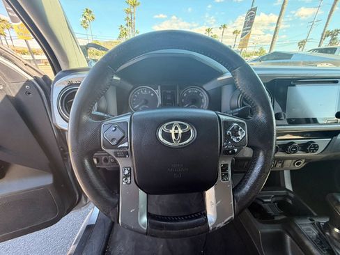 Used 2019 Toyota Tacoma SR5 RWD image 16