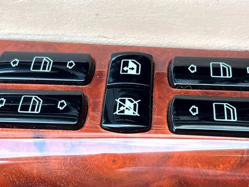 Used 2004 Maybach 57 image 40