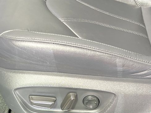 Used 2019 Toyota Avalon XLE image 15