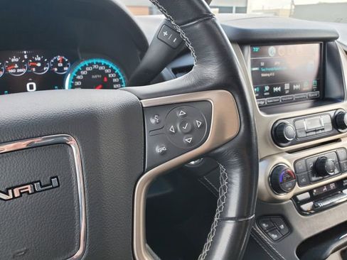 Used 2018 GMC Yukon Denali AWD/4WD image 16