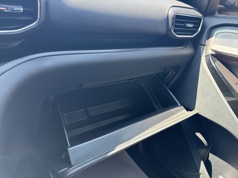 Used 2023 Ford Explorer ST-Line image 26