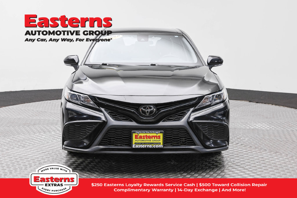 Used 2023 Toyota Camry SE FWD image 3