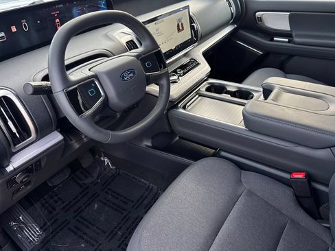 New 2026 Ford Expedition Active AWD/4WD image 10
