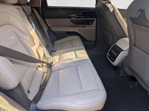 Used 2024 Lincoln Nautilus Reserve w/ Equipment Group 202A image 22