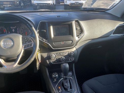 Used 2020 Jeep Cherokee Latitude w/ Cold Weather Group AWD/4WD image 6