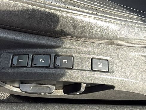 Used 2011 Volvo C70 T5 image 18